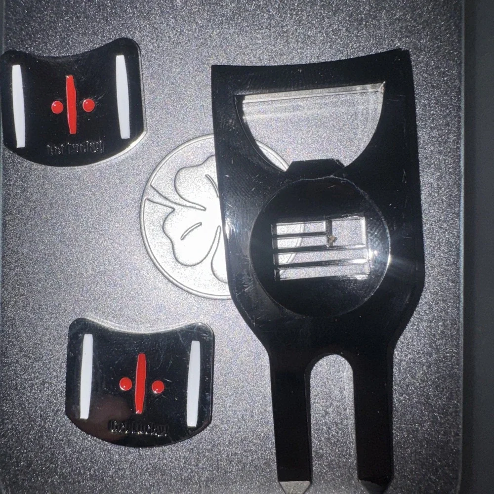 Golf Divot Repair Tool  Golf Ball Marker 6-in-1 Multifunctional Access